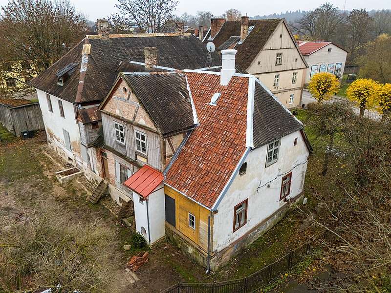 Atbalsts muižas jumtam